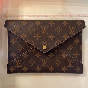 Louis Vuitton Brown and Tan Monogram Clutch envelope like new